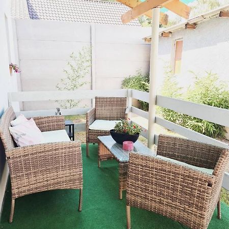 Cosy Vacation House In The Village Velky Meder Ngoại thất bức ảnh