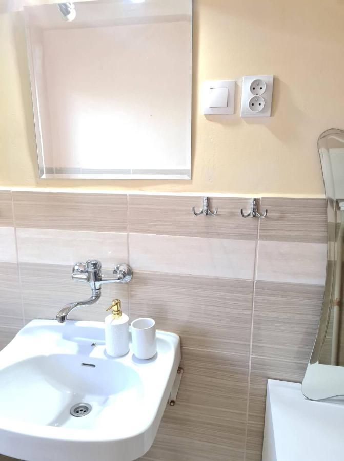 Cosy Vacation House In The Village Velky Meder Ngoại thất bức ảnh
